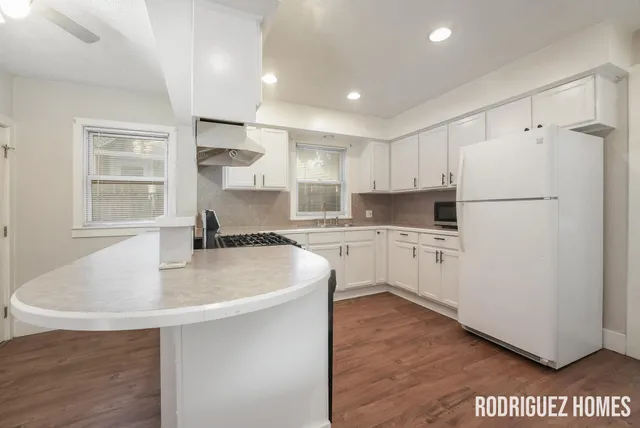 $269,900 | 423 Shirley Street Northeast, Grand Rapids, MI 49503