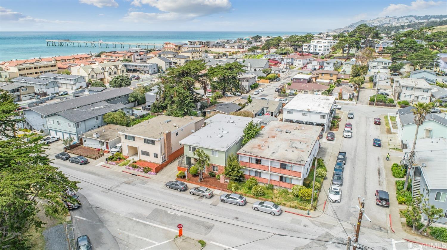 113 Clarendon Road Pacifica, CA 94044 - Photo 2 of 5