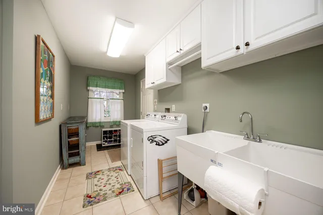 $1,090,000 | 5 Woodford Lane, Malvern, PA 19355