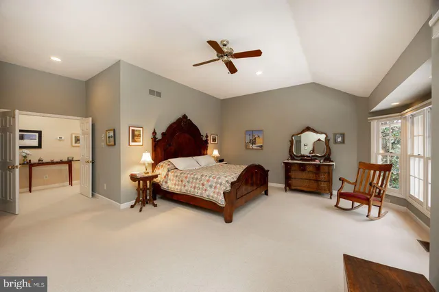 $1,090,000 | 5 Woodford Lane, Malvern, PA 19355