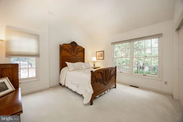 $1,090,000 | 5 Woodford Lane, Malvern, PA 19355