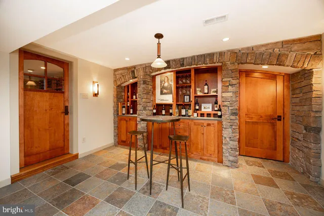 $1,090,000 | 5 Woodford Lane, Malvern, PA 19355