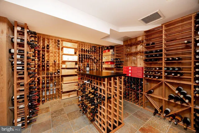 $1,090,000 | 5 Woodford Lane, Malvern, PA 19355