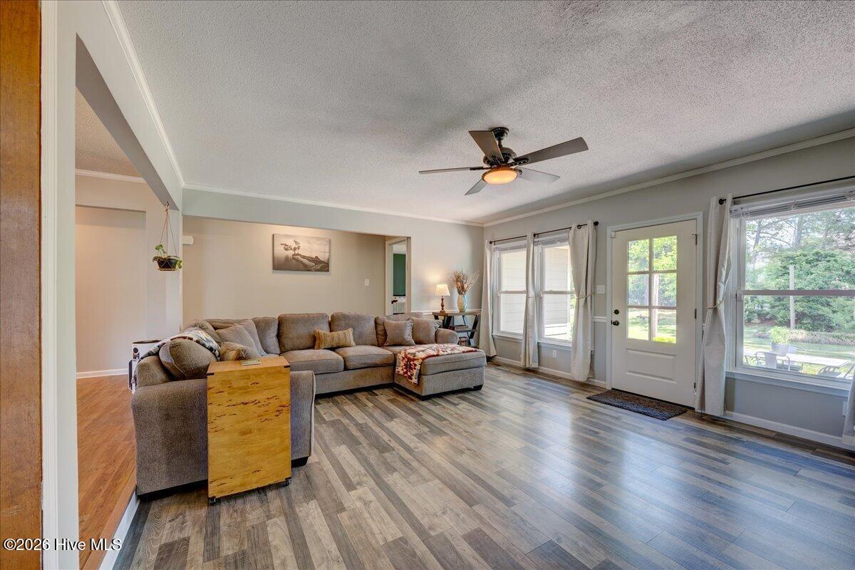 109 Quail Ridge Road Havelock, NC 28532 - Photo 20 of 42 Living room