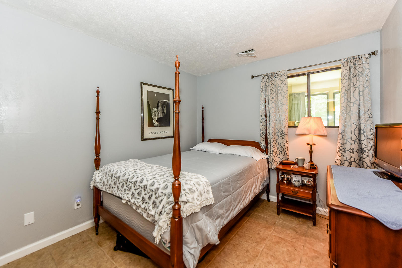 2035 Old Chilhowee Road Seymour, TN 37865 - Photo 20 of 29 MAIN LEVEL BEDROOM
