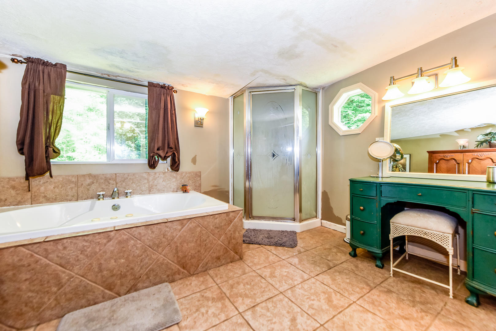 2035 Old Chilhowee Road Seymour, TN 37865 - Photo 22 of 29 WHIRLPOOL TUB