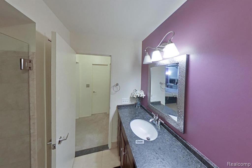 36944 Ridgedale Court, Unit 77 Farmington Hills, MI 48331 - Photo 21 of 38