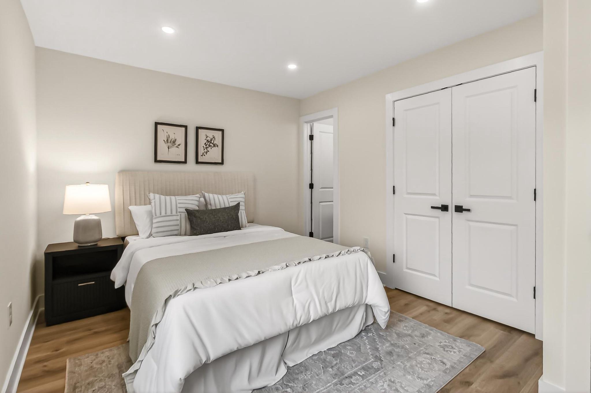 7124 Whetstone Road Alexandria, VA 22306 - Photo 16 of 37 Primary bedroom with en suite.