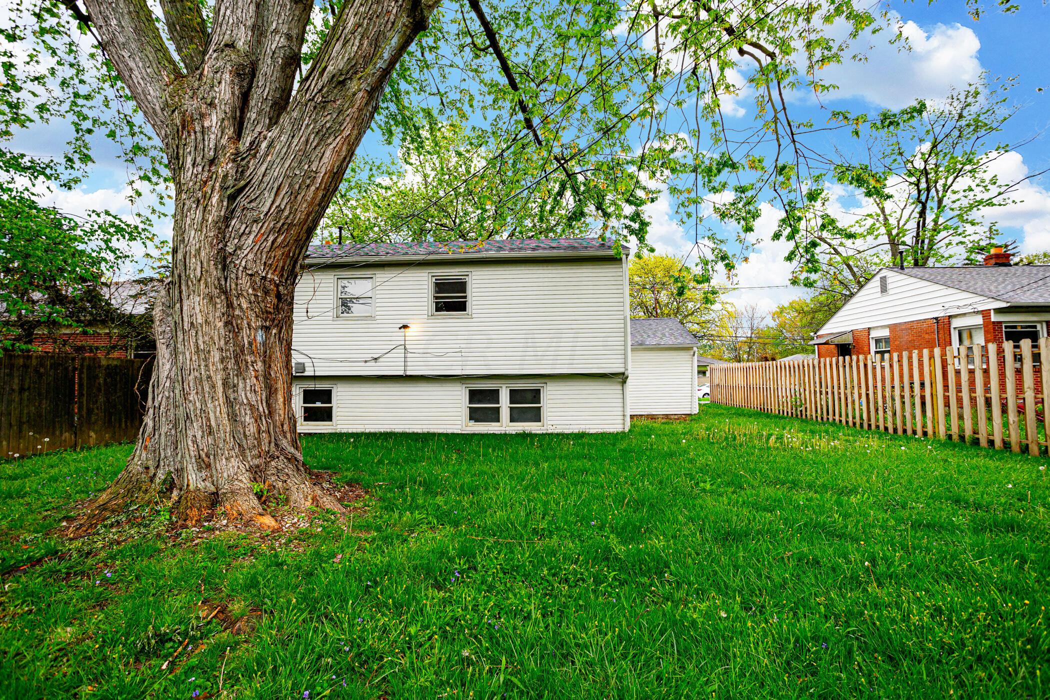 1609 Courtright Road Columbus, OH 43227 - Photo 13 of 51 Gallery Image 13