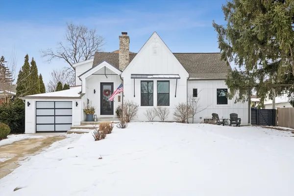 $995,500 | 333 Arlington Avenue, Elmhurst, IL 60126