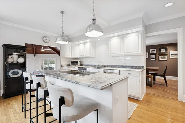 $995,500 | 333 Arlington Avenue, Elmhurst, IL 60126