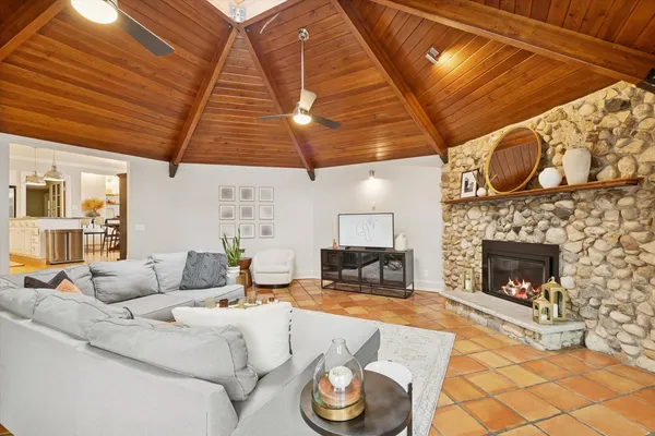 $995,500 | 333 Arlington Avenue, Elmhurst, IL 60126