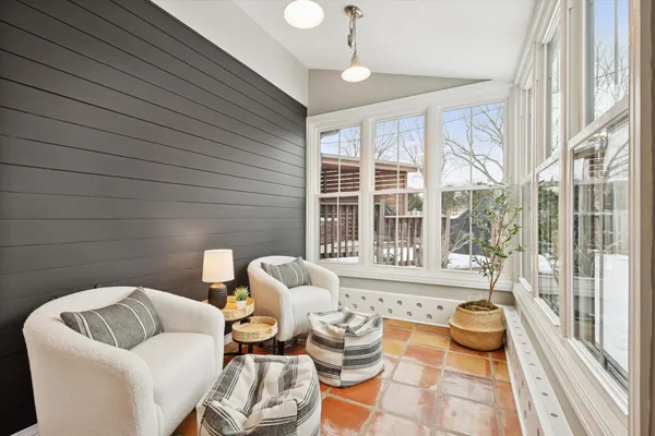 $995,500 | 333 Arlington Avenue, Elmhurst, IL 60126