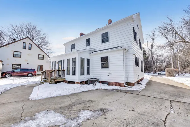 $349,900 | 1306 East Forest Avenue, Neenah, WI 54956