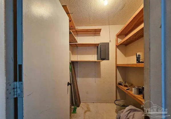 $184,900 | 601 East Burgess Road, Unit D6, Pensacola, FL 32504