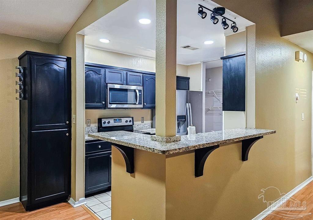 601 East Burgess Road, Unit D6 Pensacola, FL 32504 - Photo 5 of 22