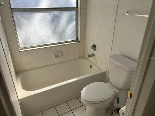 $2,300 | 2400 Feather Sound Drive, Unit 1217, Clearwater, FL 33762