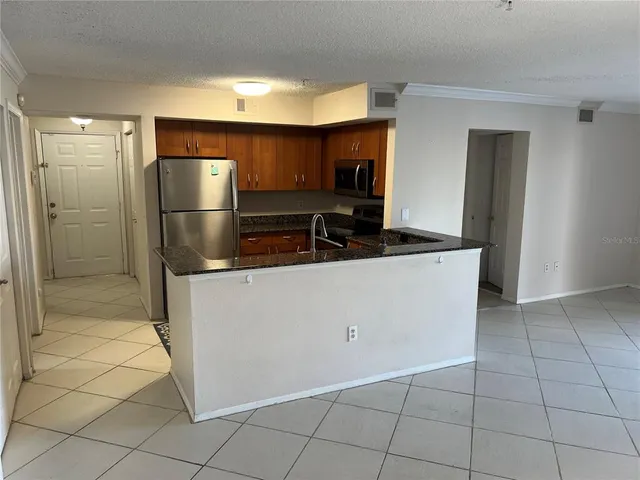 $2,300 | 2400 Feather Sound Drive, Unit 1217, Clearwater, FL 33762