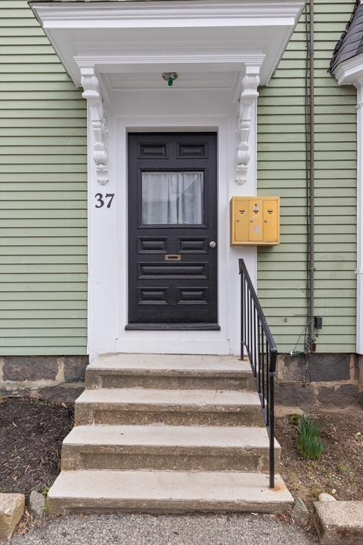 37 Chase Street Beverly, MA 01915 - Photo 3 of 37