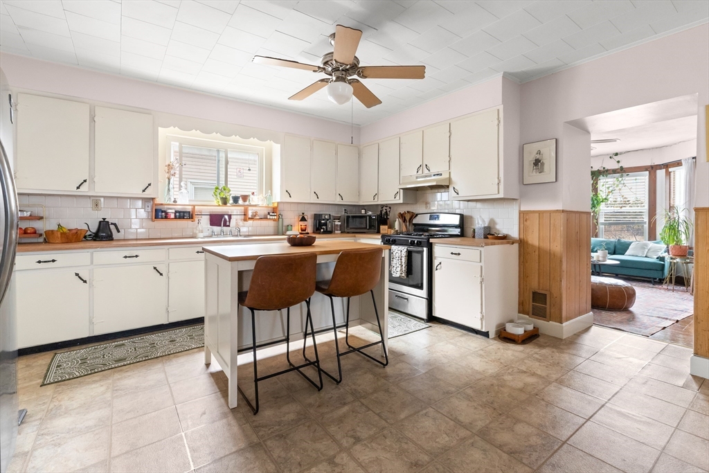 37 Chase Street Beverly, MA 01915 - Photo 7 of 37