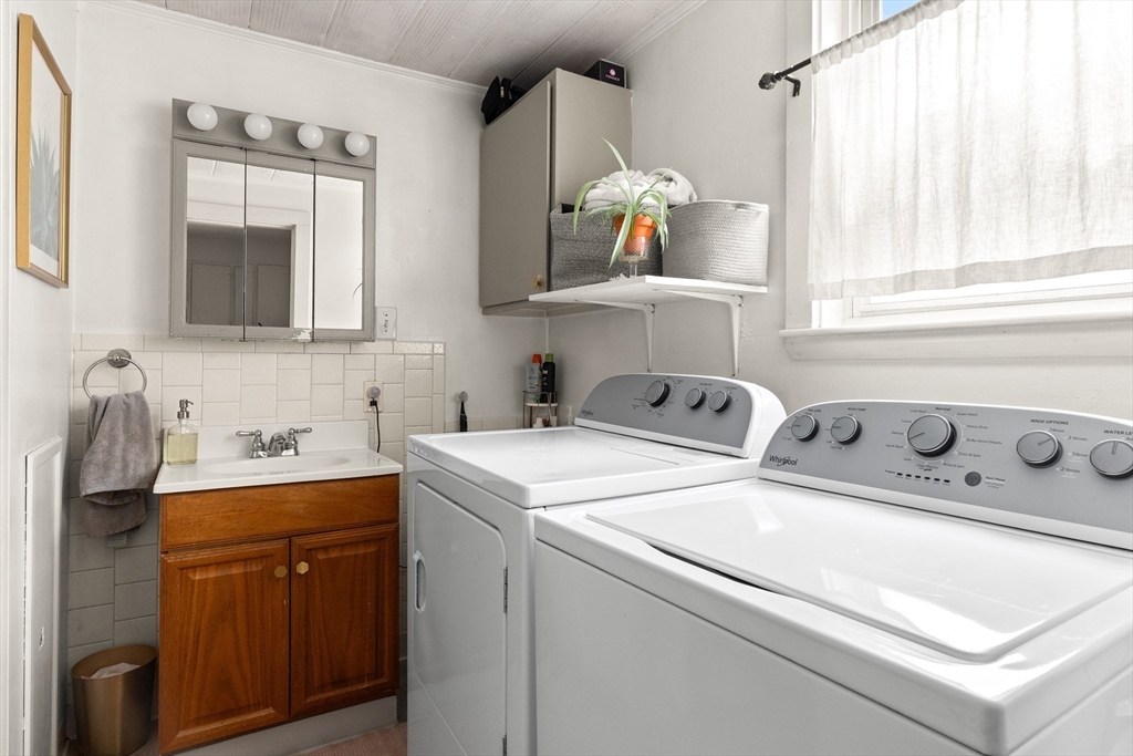 37 Chase Street Beverly, MA 01915 - Photo 9 of 37