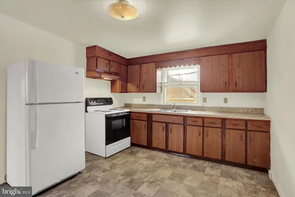 $1,050 | 105 West Main Street, Palmyra, PA 17078