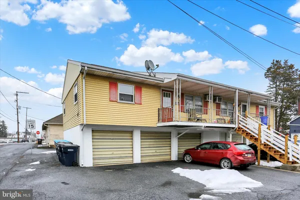 $1,050 | 105 West Main Street, Palmyra, PA 17078