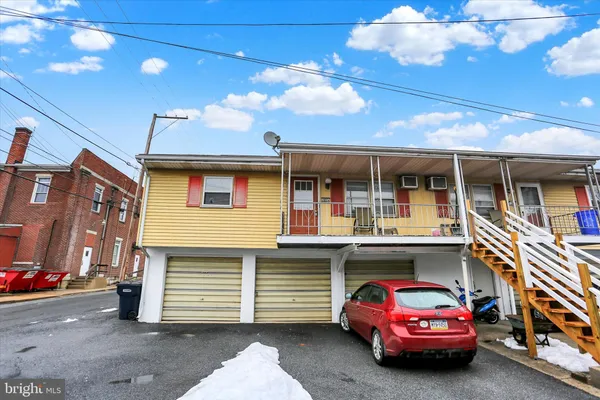 $1,050 | 105 West Main Street, Palmyra, PA 17078