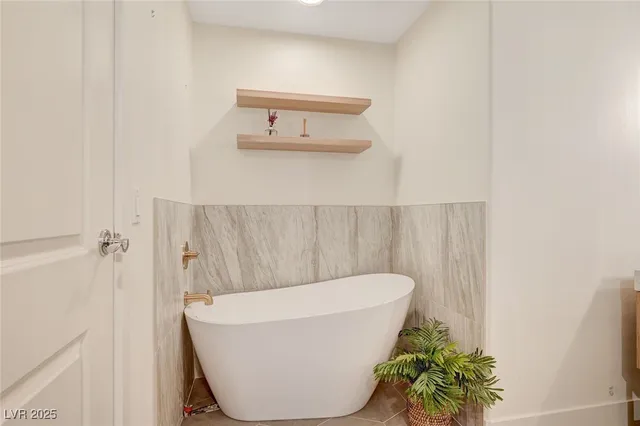 $3,450 | 8255 South Las Vegas Boulevard, Unit 813, Las Vegas, NV 89123