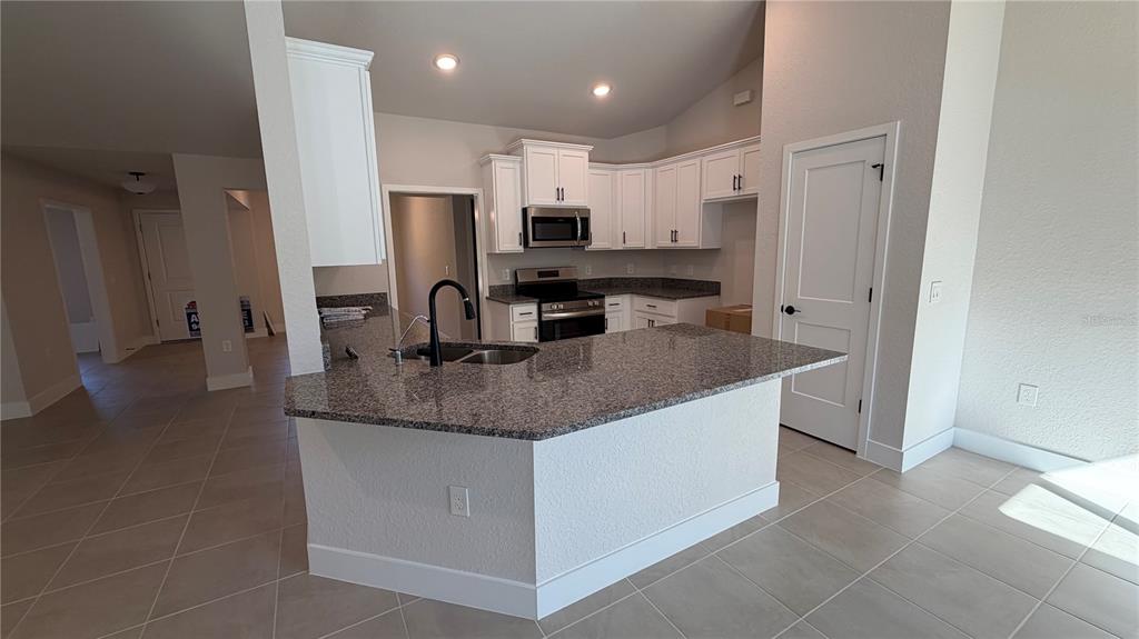 5599 Centro Avenue North Port, FL 34288 - Photo 2 of 10