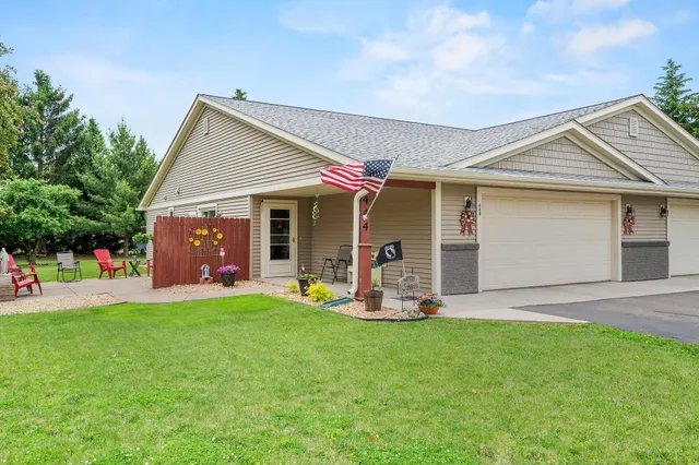 $275,000 | 444 Paperjack Drive, New Richmond, WI 54017