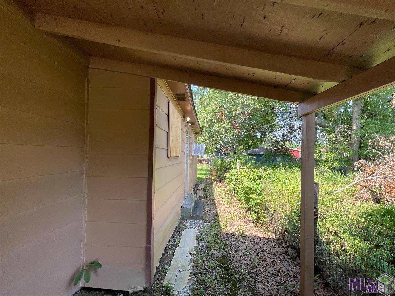 10760 Kingfisher Avenue Baton Rouge, LA 70807 - Photo 5 of 16