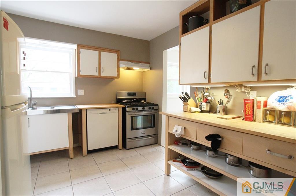 314 Overbrook Road Piscataway, NJ 08854 - Photo 7 of 20 Gallery Image 7