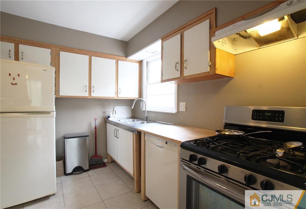 314 Overbrook Road Piscataway, NJ 08854 - Photo 8 of 20 Gallery Image 8