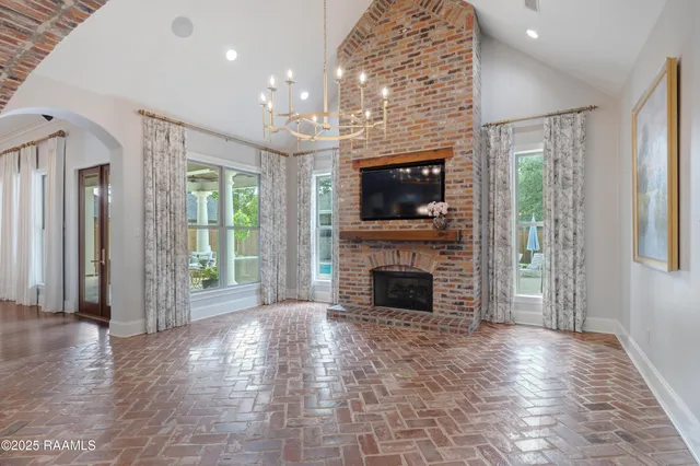 $859,000 | 506 Terrell Court, New Iberia, LA 70563