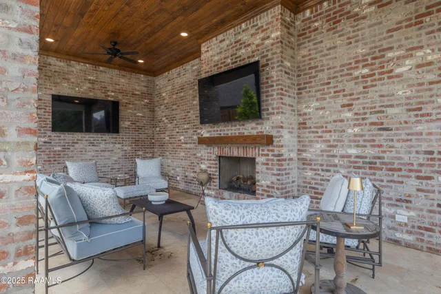 $859,000 | 506 Terrell Court, New Iberia, LA 70563