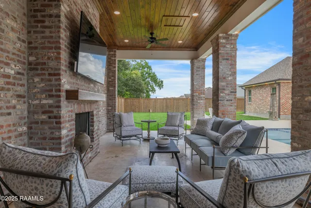 $859,000 | 506 Terrell Court, New Iberia, LA 70563