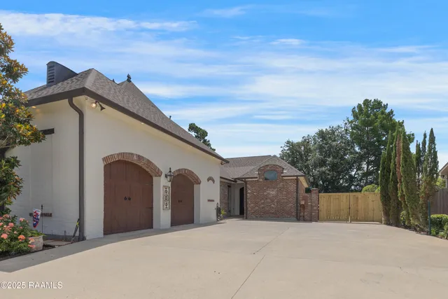 $859,000 | 506 Terrell Court, New Iberia, LA 70563