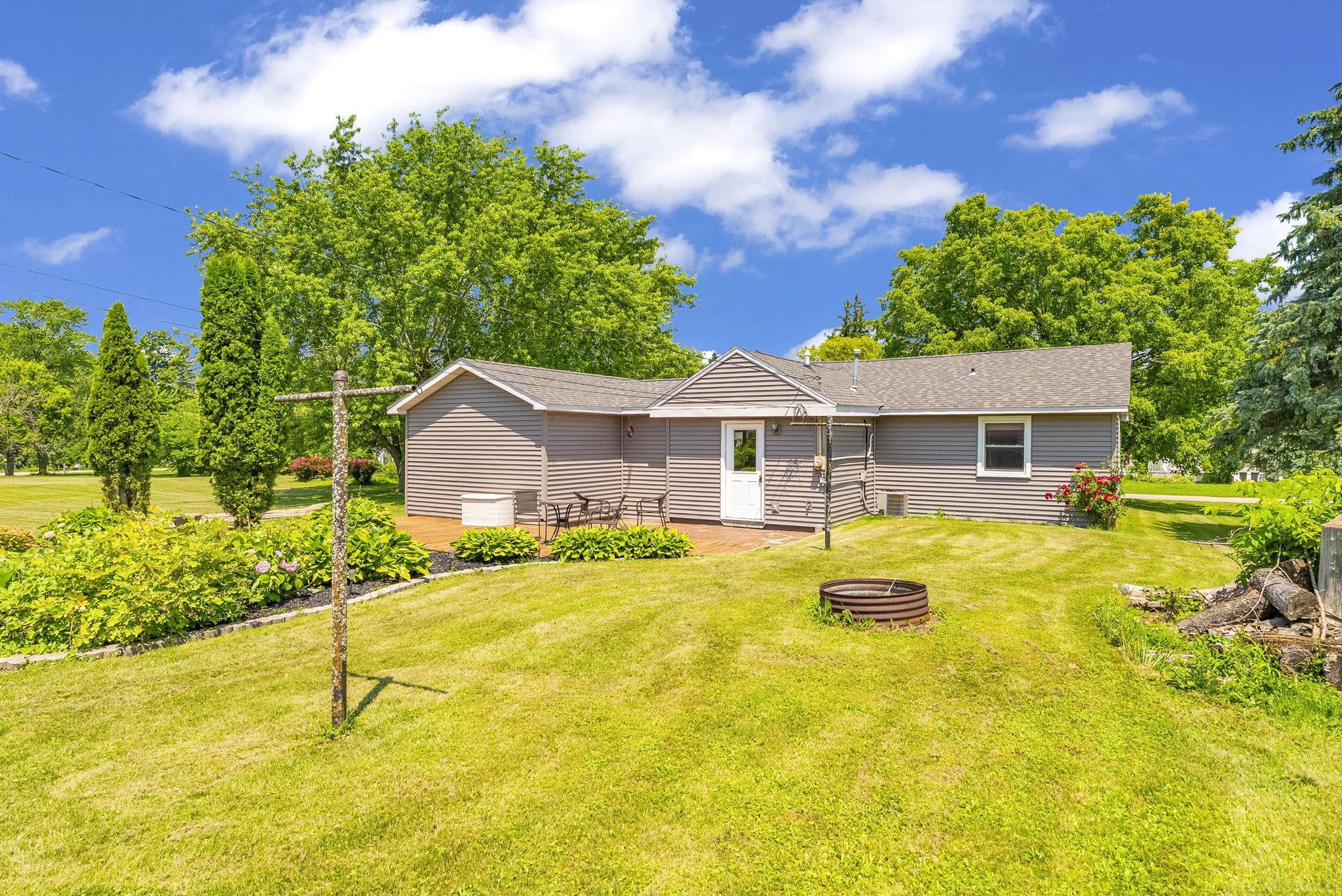 4042 State Street Carsonville, MI 48419 - Photo 9 of 35