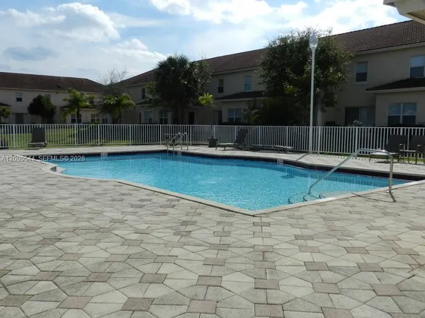 $2,400 | 312 Talia Circle, Palm Springs, FL 33461