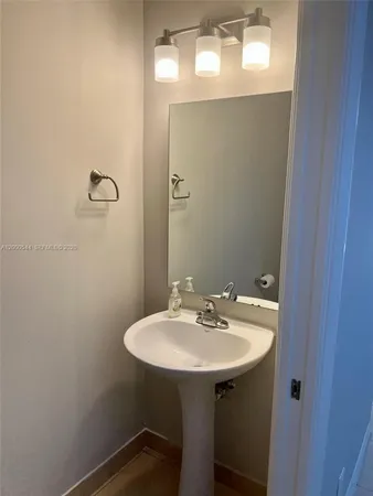 $2,400 | 312 Talia Circle, Palm Springs, FL 33461