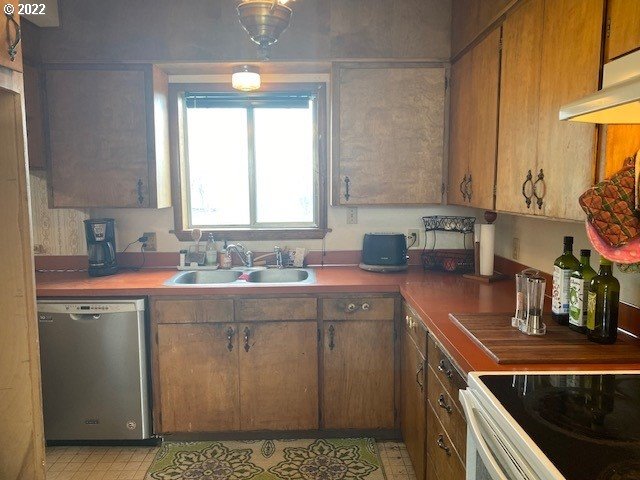 811 Jim Town Road Lostine, OR 97857 - Photo 6 of 25 Kitchen