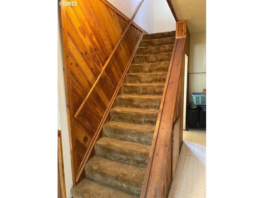 811 Jim Town Road Lostine, OR 97857 - Photo 10 of 25 Staircase