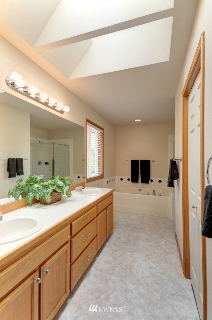 18014 27th Drive Southeast Bothell, WA 98012 - Photo 15 of 22 Gallery Image 15