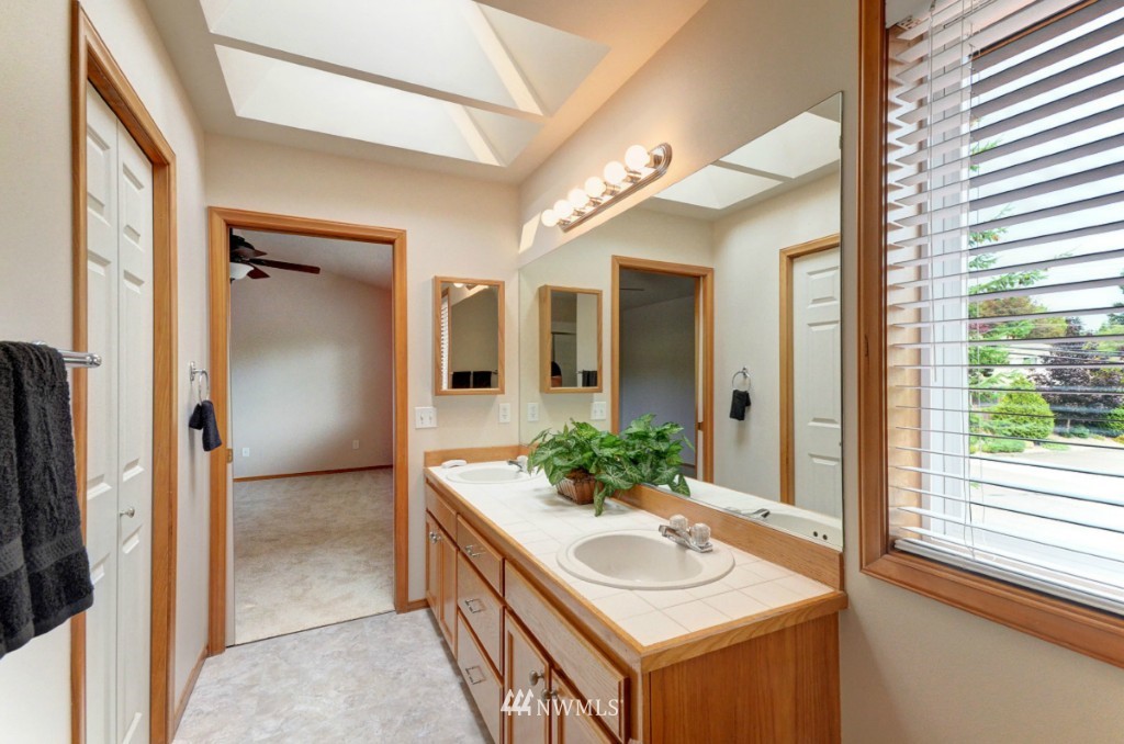 18014 27th Drive Southeast Bothell, WA 98012 - Photo 17 of 22 Gallery Image 17