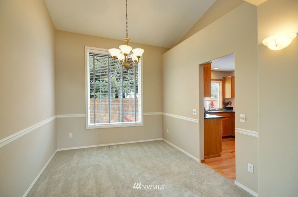 18014 27th Drive Southeast Bothell, WA 98012 - Photo 4 of 22 Gallery Image 4
