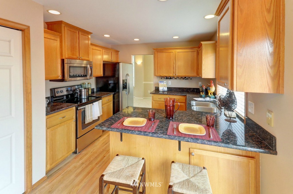 18014 27th Drive Southeast Bothell, WA 98012 - Photo 6 of 22 Gallery Image 6
