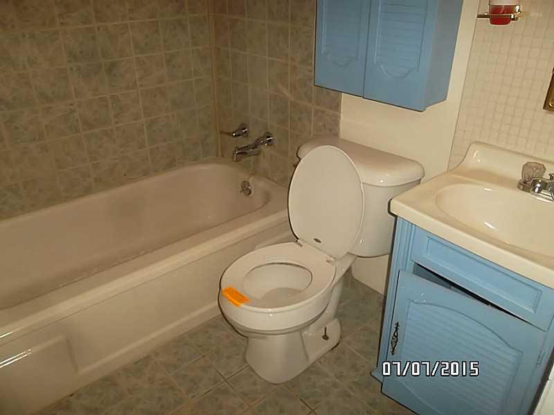 315 South Kenmore Road Indianapolis, IN 46219 - Photo 8 of 11 Gallery Image 8
