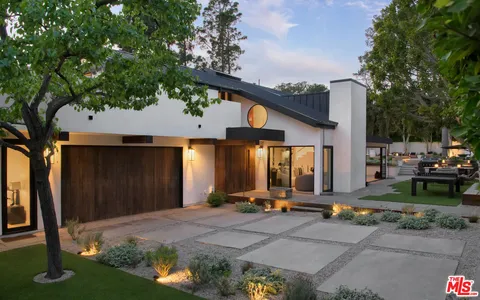 $16,450,000 | 28022 Sea Ln Drive, Malibu, CA 90265