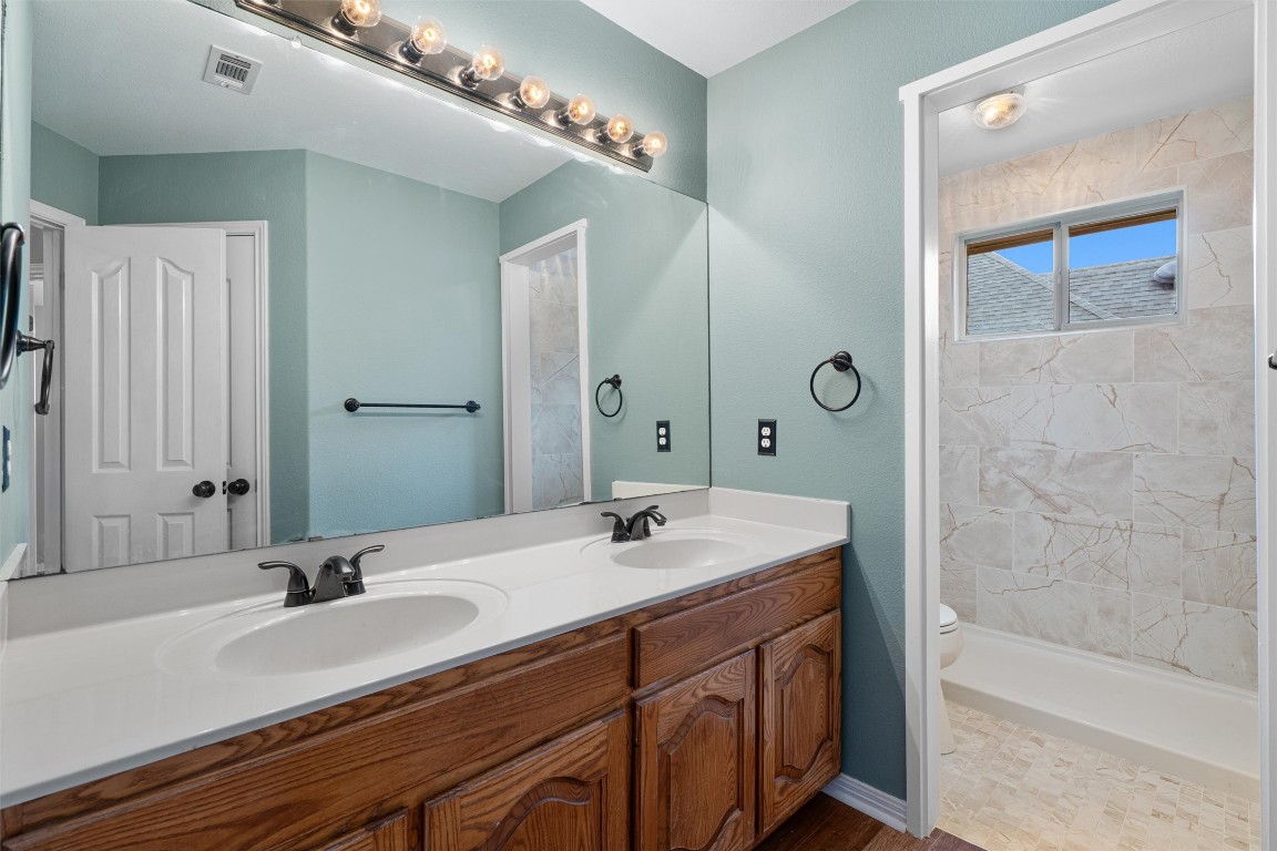 318 Ridge Run Drive Georgetown, TX 78628 - Photo 20 of 39 Secondary bathroom.